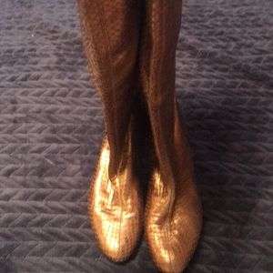 Vero Cuoio gold boots